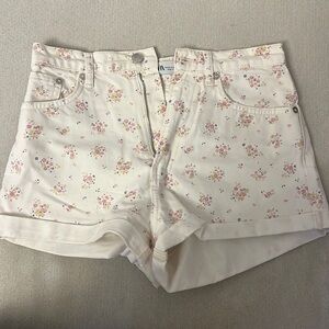 Flower paisley jean shorts